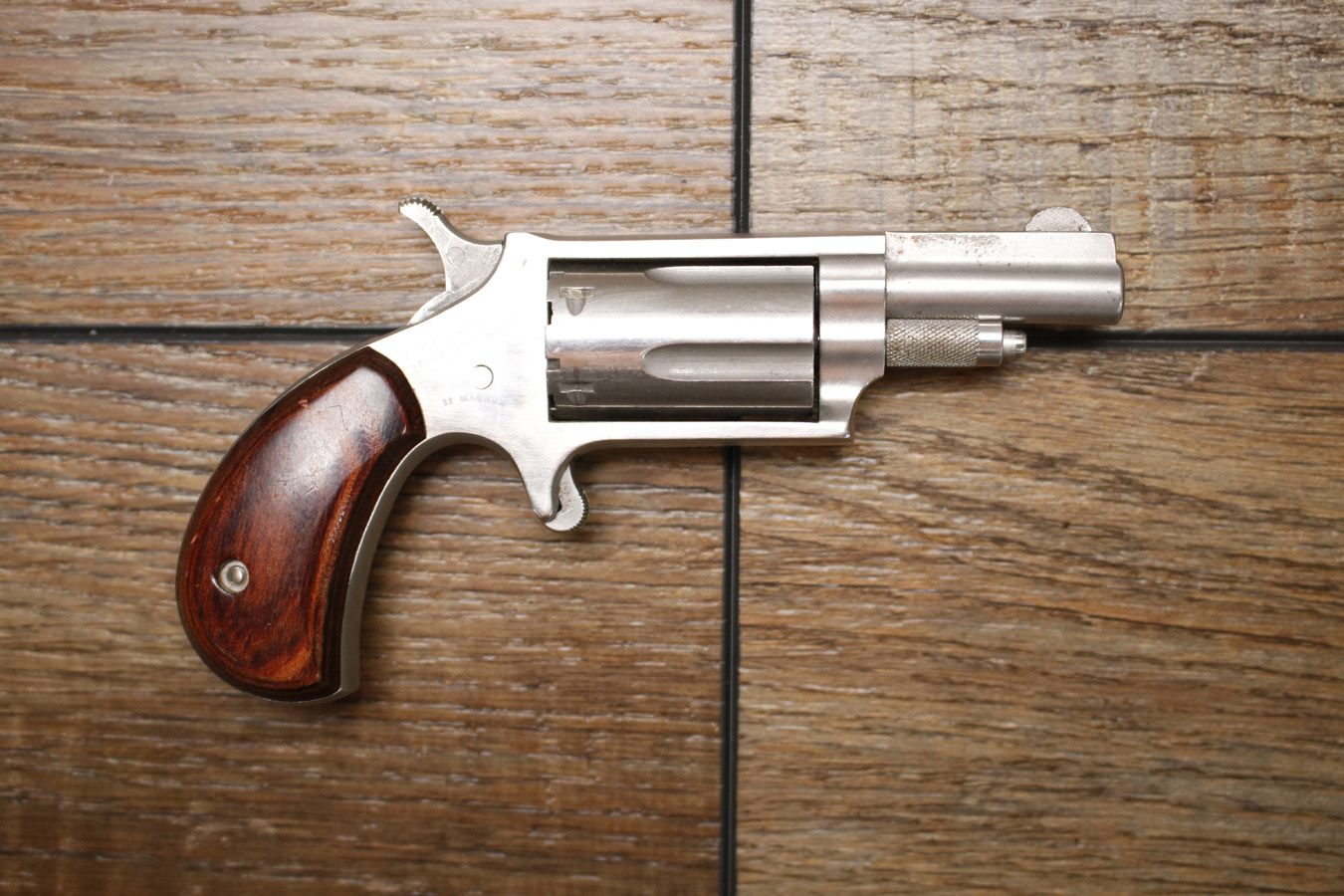 NORTH AMERICAN ARMS NAA-22M 22 WMR Police Trade-In Mini-Revolver
